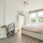 Bright 3Br Duplex Flat With A Terrace In Clapham