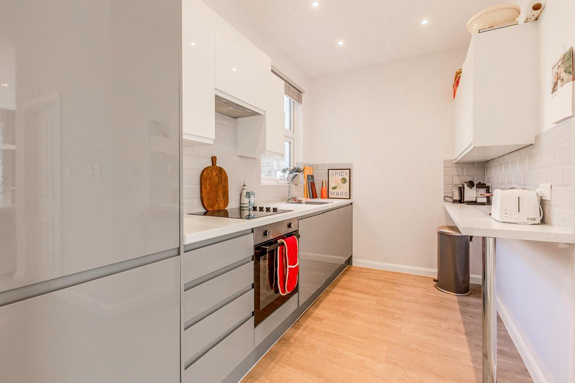 Bright 3br Duplex Flat With A Terrace In Clapham