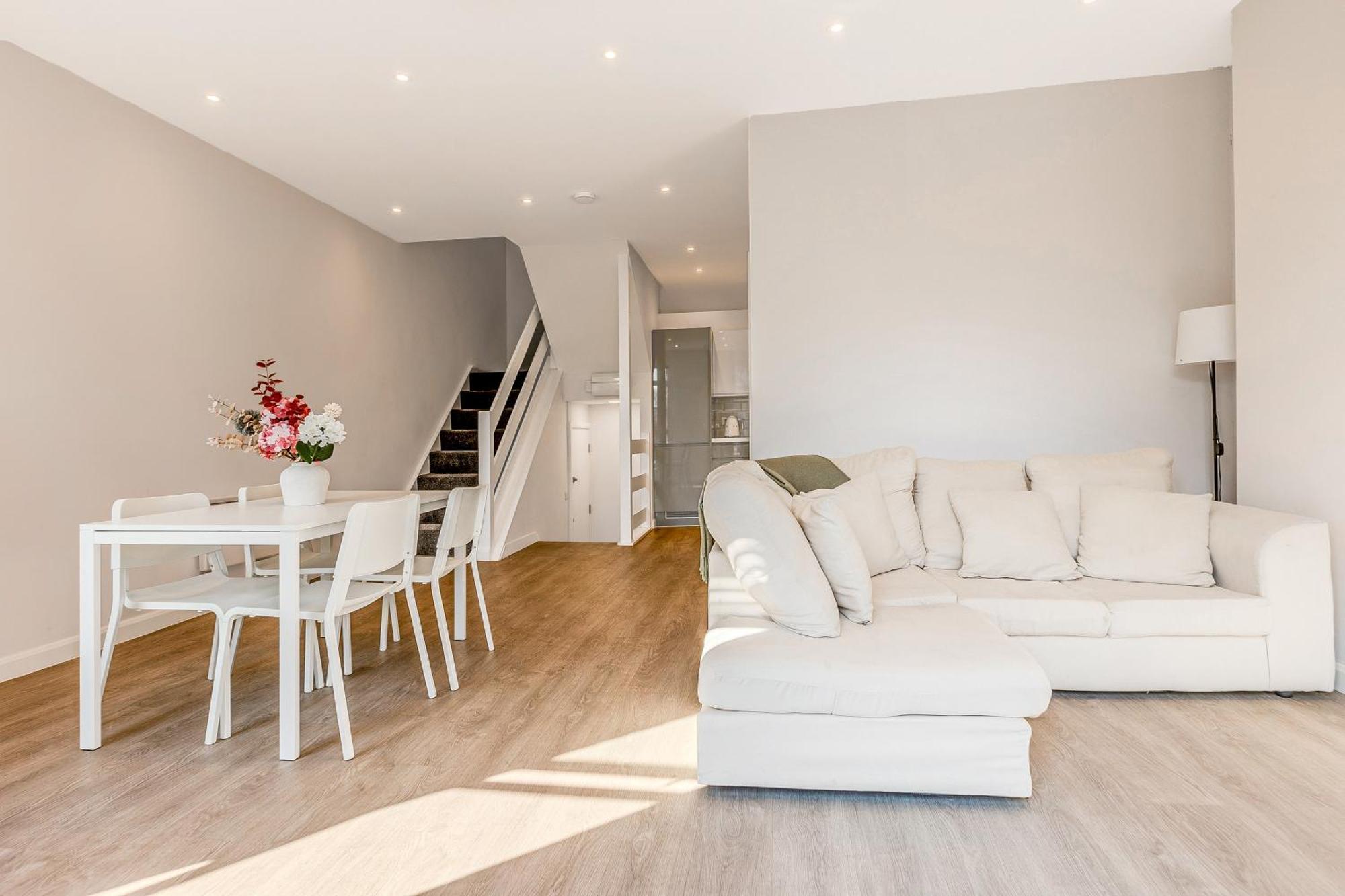 Appartamento Bright 3br Duplex Flat With A Terrace In Clapham